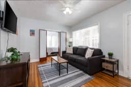Historic Avenues Downtown Loft