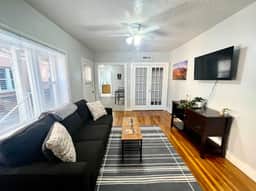 Historic Avenues Downtown Loft