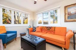 Historic Avenues Downtown w/ Dedicated Workspace