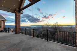 Farmington Oasis-Views, Space & Comfort 1.25 acres