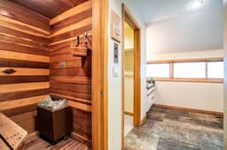 Mtn. Home in Sandy, UT -Sauna, Pool Table - Ski/Hike/Bike/Climb