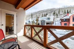 Powderhorn Suite-Ski/Out, Hot Tub w/ Mountain View - Image 5