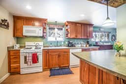 Silver Fork Mountain Retreat- Mins to Ski Resorts!