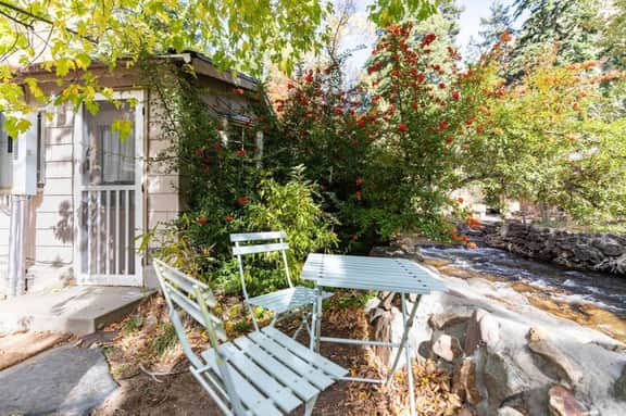 Adorable Studio Cabin on Big Cottonwood River