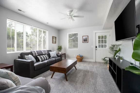 Historic Avenues Two Bedroom Suite!