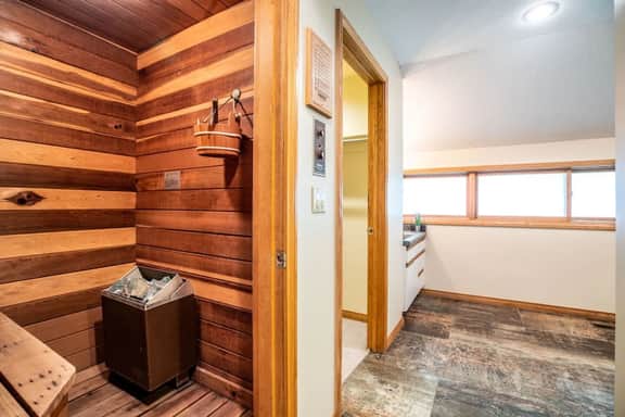 Mtn. Home in Sandy, UT -Sauna, Pool Table - Ski/Hike/Bike/Climb