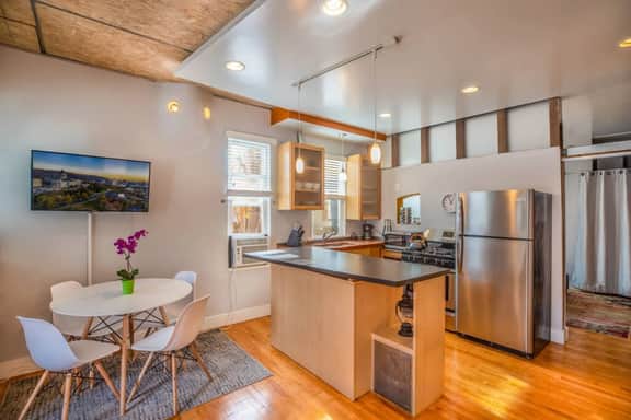 New Distinctive Historical Unit from 5 Star Host