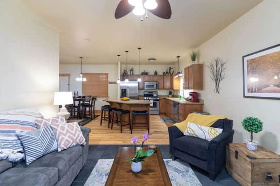 Skier's Dream-Beautifully Updated Park City condo w Hot Tub!