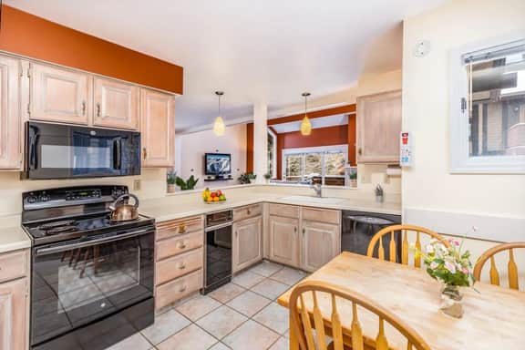 Spacious Townhome At Base of Cottonwood Canyons - Image 3