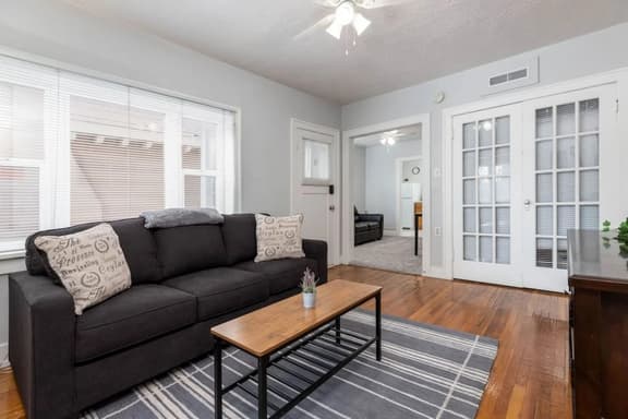 Historic Avenues Downtown Loft