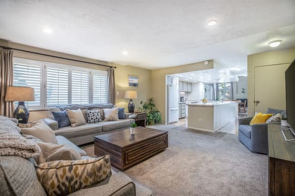 Perfect Condo in Heart of PC, with Pool & Hot Tub!