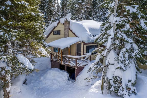 Silver Fork Mountain Retreat- Mins to Ski Resorts!