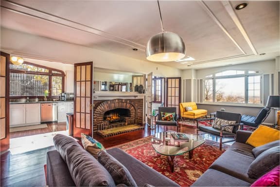 Stunning View, Frank Lloyd Wright Inspired Home!